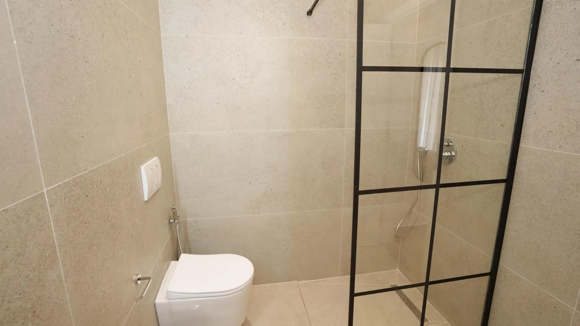 Belmond Hotel Ksamil 0*,