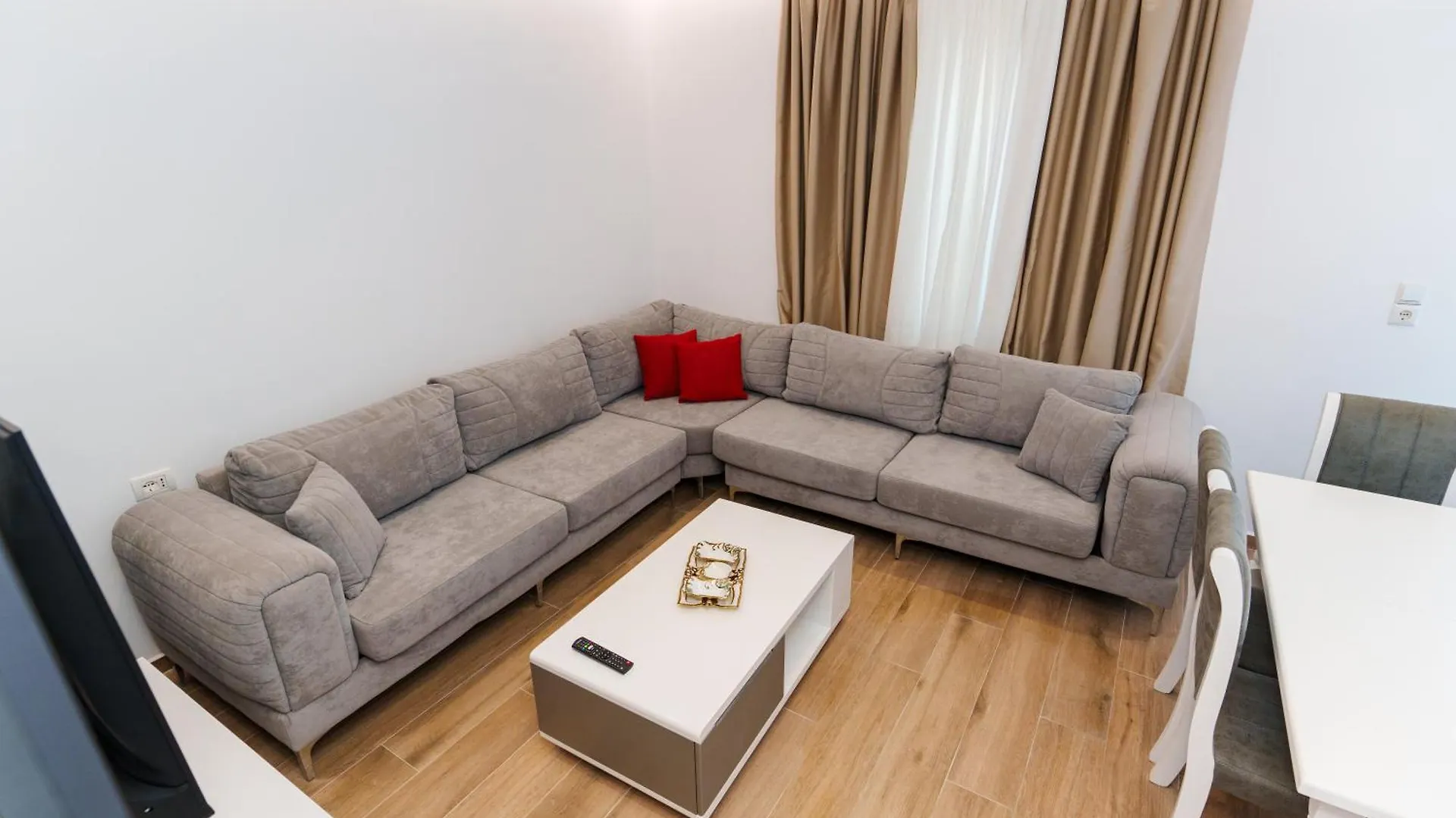 Belmond Hotel Ksamil Apartment